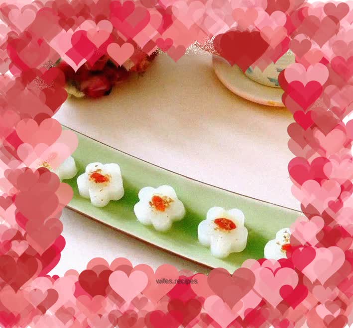 Steamed radish with cinnamon berry and honey