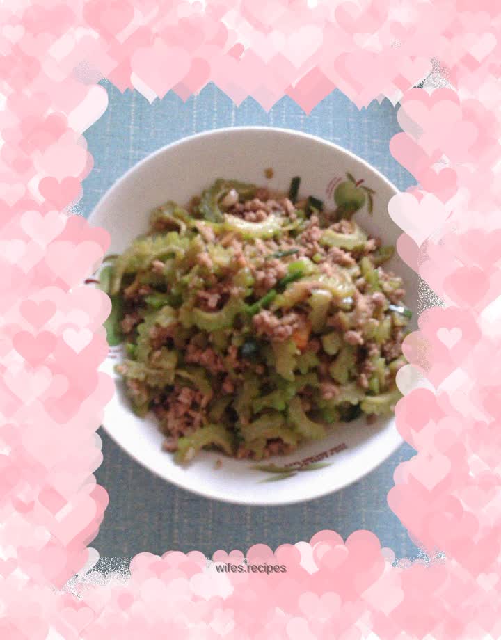 Stir-fried bitter melon with minced meat