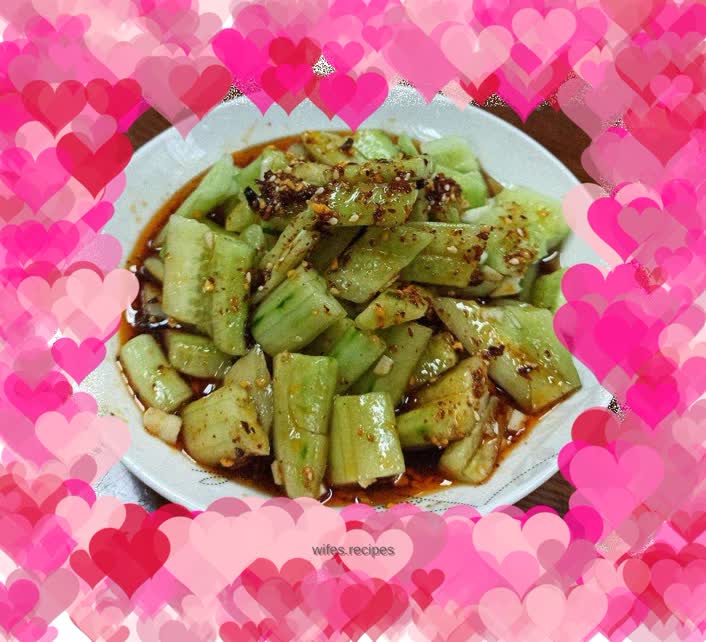 Cucumber mixed with oily spicy seeds