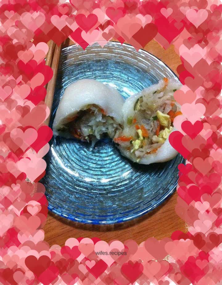 Glutinous rice dumplings with shredded radish