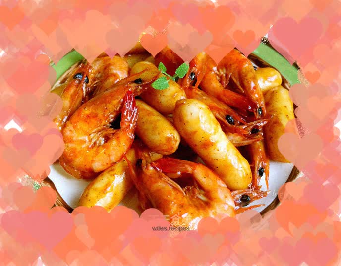 Fried Rice Cake with Tomato Sauce and Shrimp