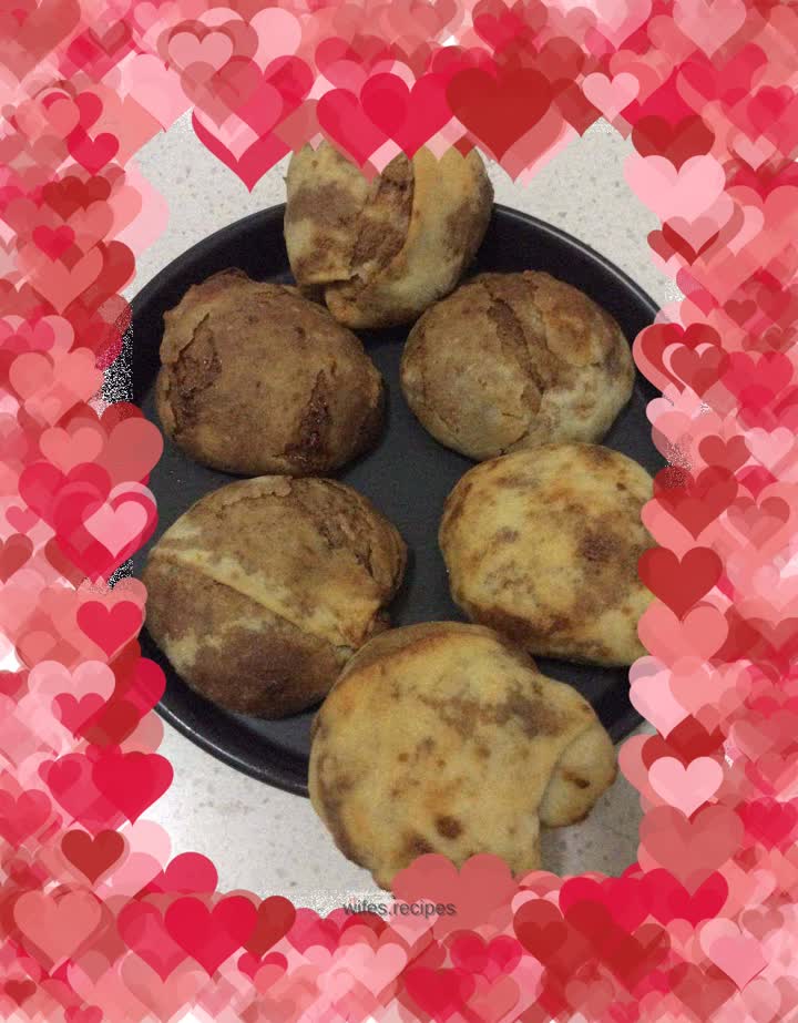 Sesame sauce and brown sugar sesame cakes