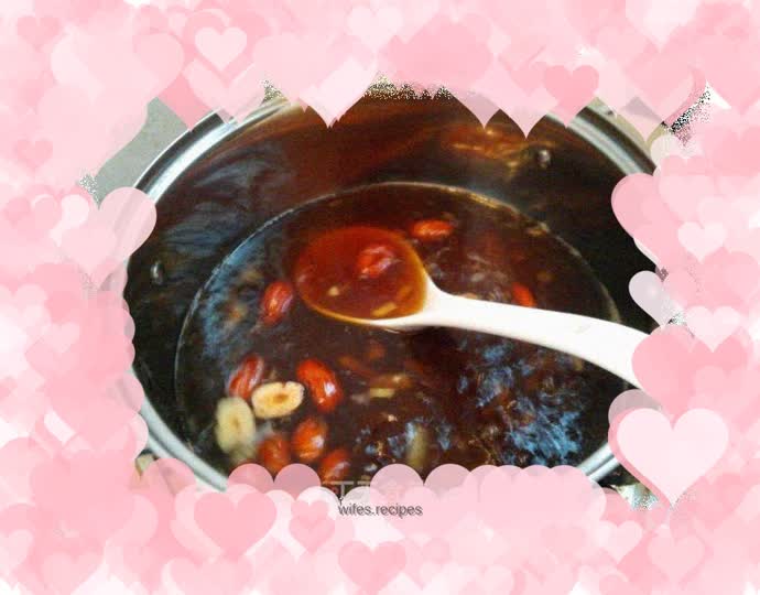 Brown sugar, ginger and red dates warming soup, specially designed to treat colds