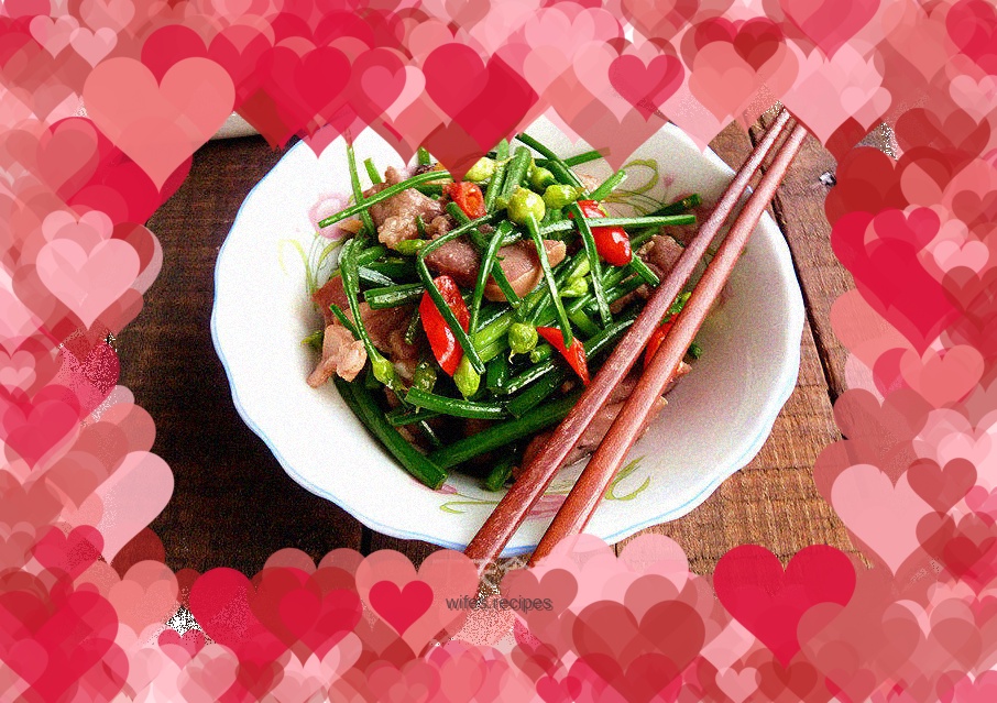 Stir-fried Pork Ribs with Chive Flowers