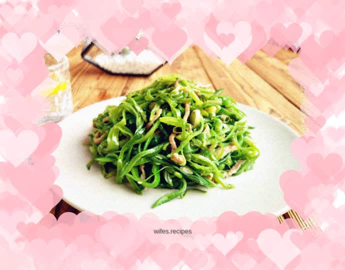 Stir-fried poached beans with shredded pork