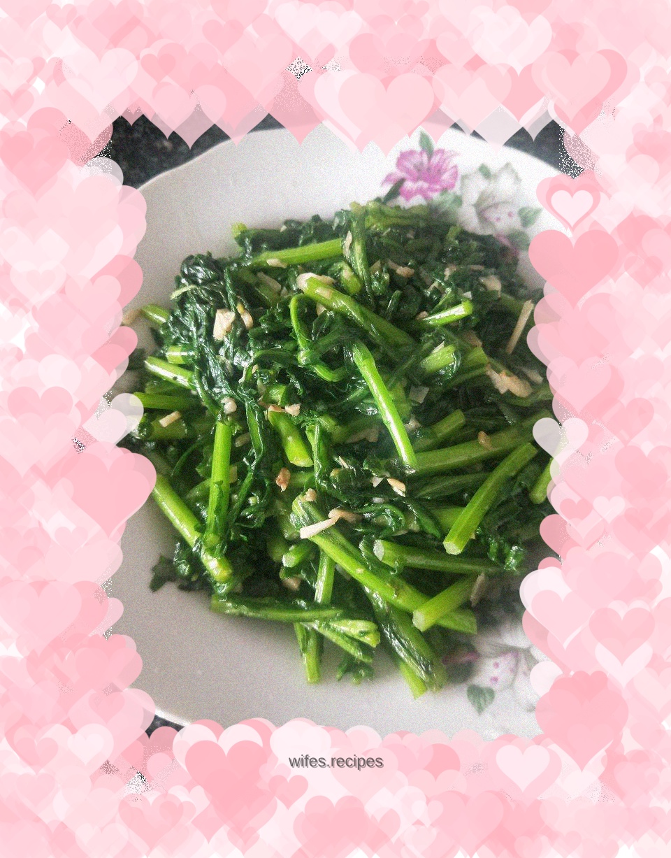 Stir-fried chrysanthemum with garlic