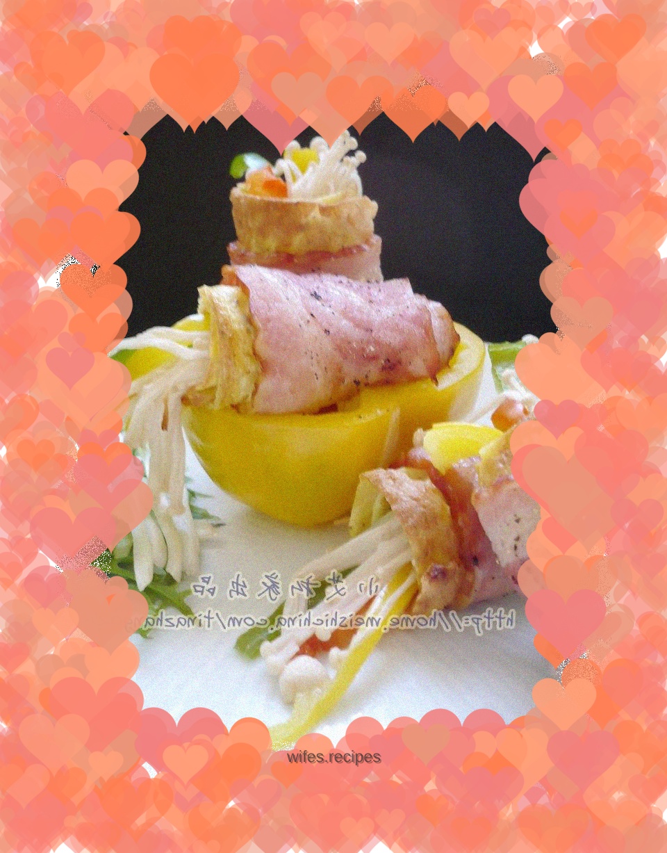 Bacon and bell pepper rolls