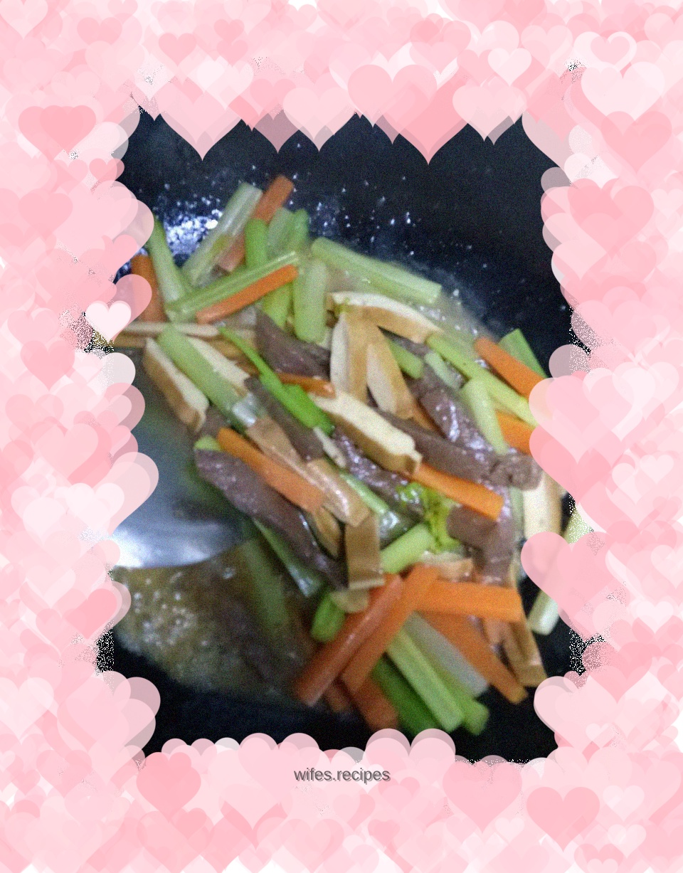 Stir-fried steak with celery and dried beans