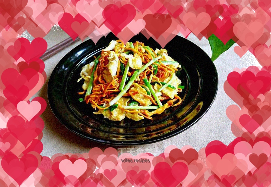 Scrambled Eggs with Cordyceps Flower