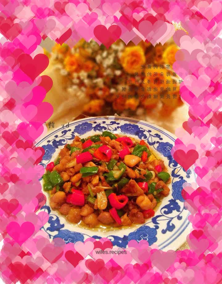 Stir-fried diced chicken with green and red pepper