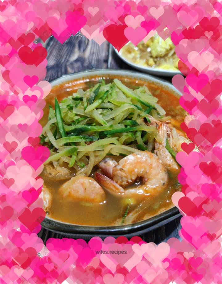 Shredded radish and shrimp soup