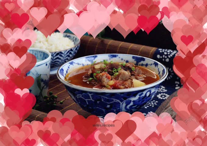 Tomato, potato and beef soup