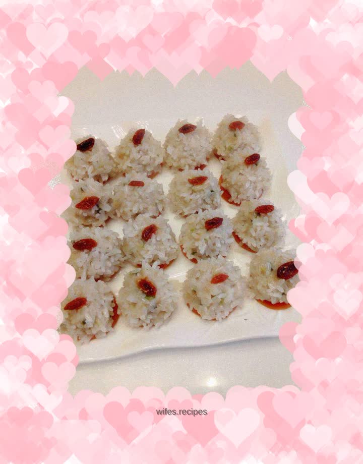 Glutinous rice meatballs