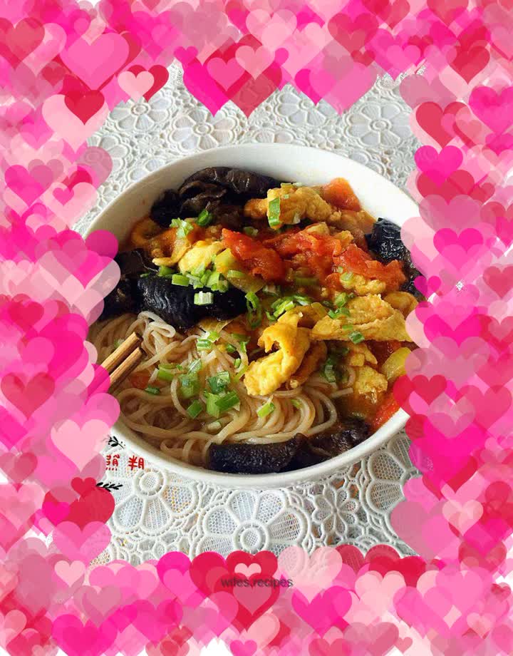 Tomato, Fungus, Egg Noodles