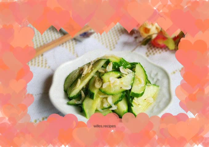 Fried shrimp skin with cucumber