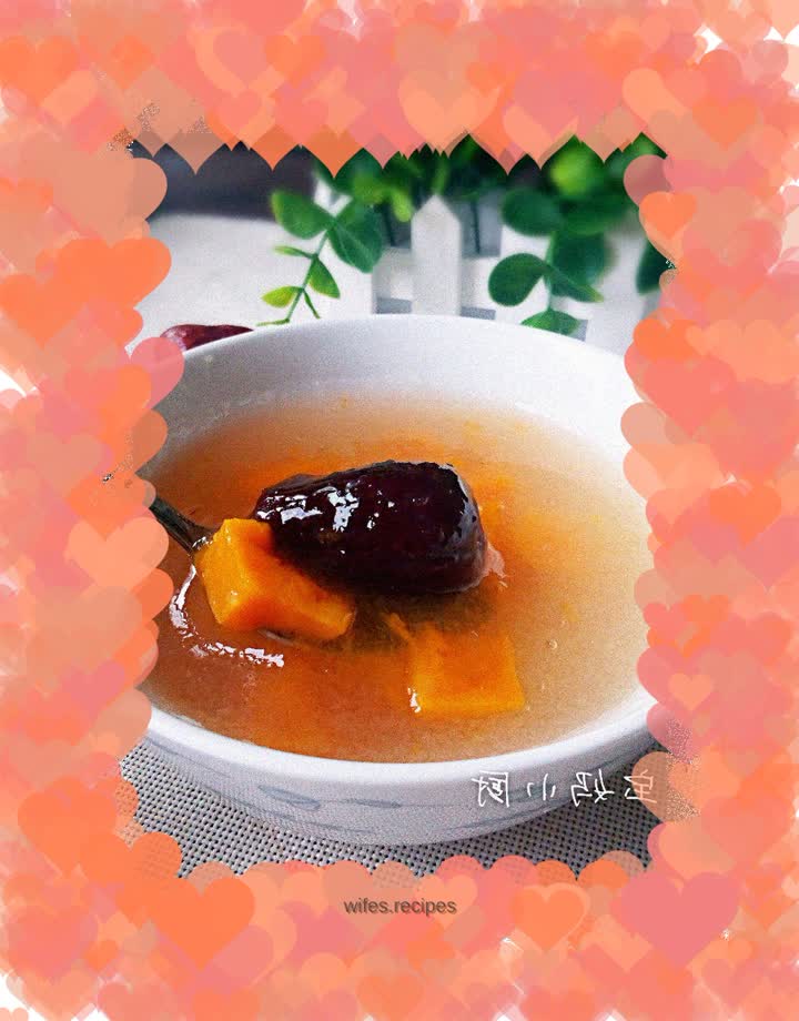 Tremella, red dates and pumpkin soup