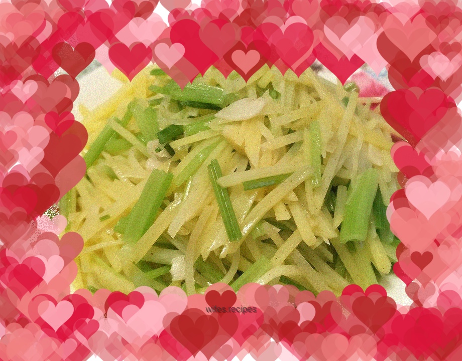 Stir-fried shredded potatoes with celery