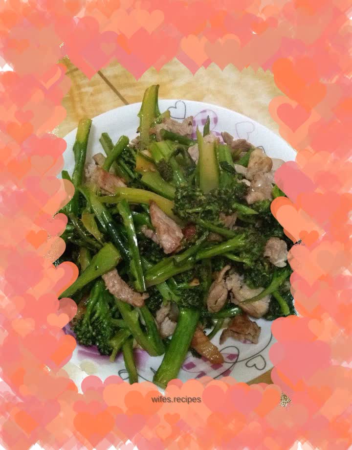 Fried pork with broccoli