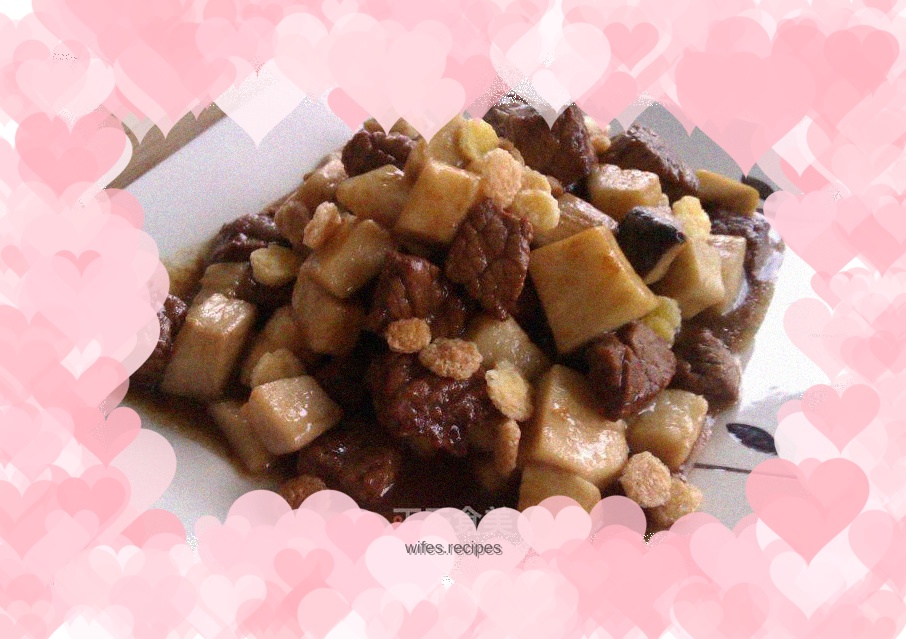 Stir-fried beef cubes with king oyster mushrooms
