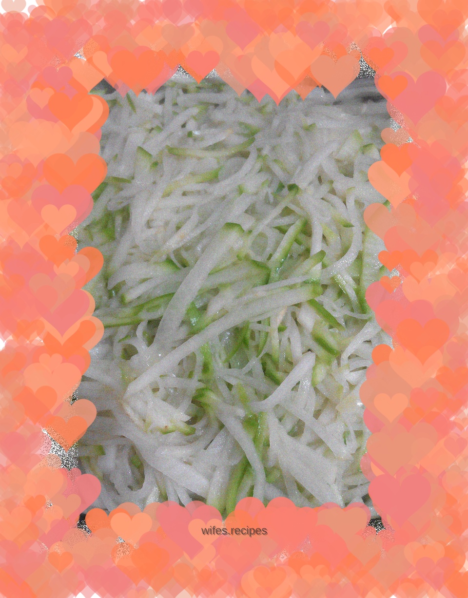 Pickled radish shreds