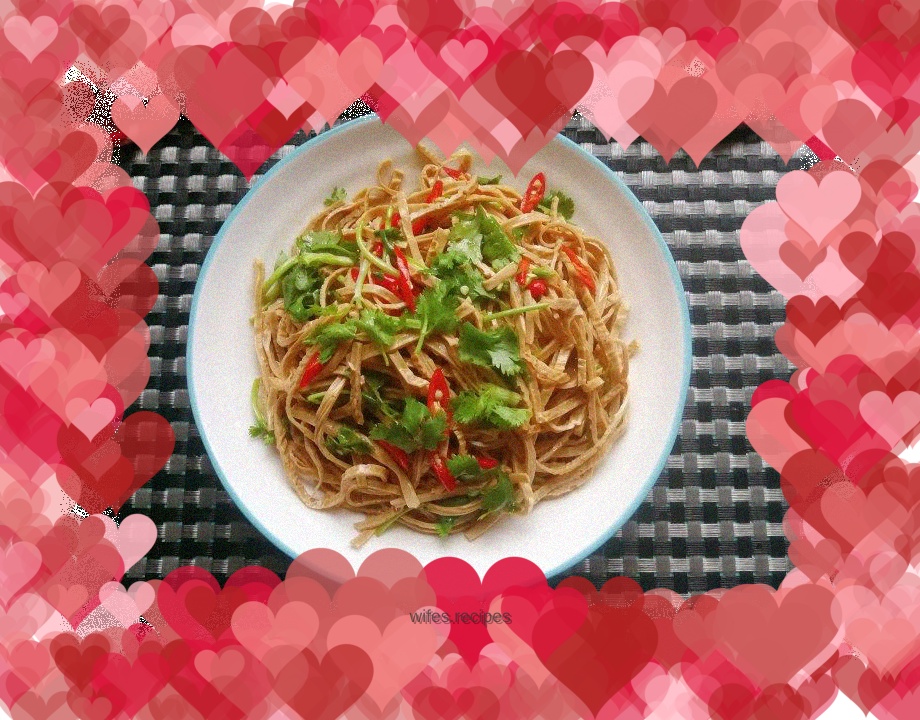 Shredded tofu mixed with millet, pepper and coriander