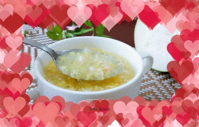 Winter melon and shrimp soup for weight loss, beauty and detoxification