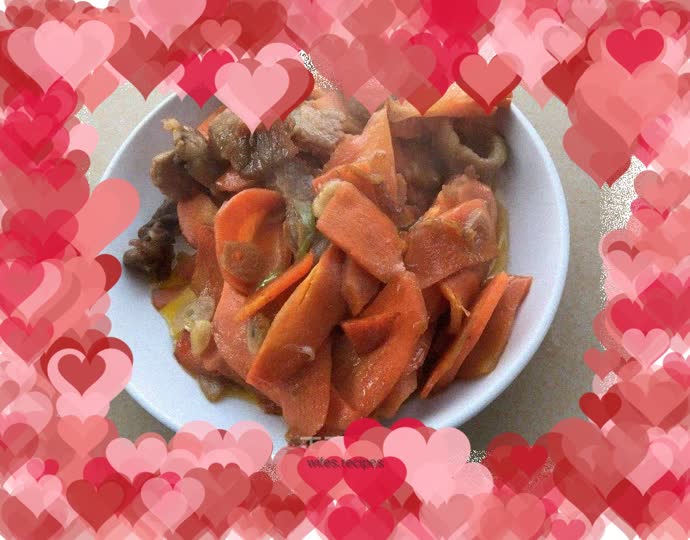 Stir-fried meat with carrots contains vitamins and eating more is good for your health
