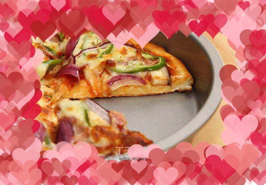 Delicious mushroom and bacon pizza