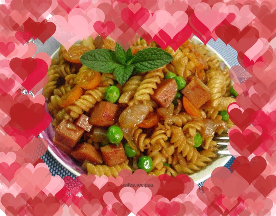 Stir-fried spaghetti with vegetables and oyster sauce