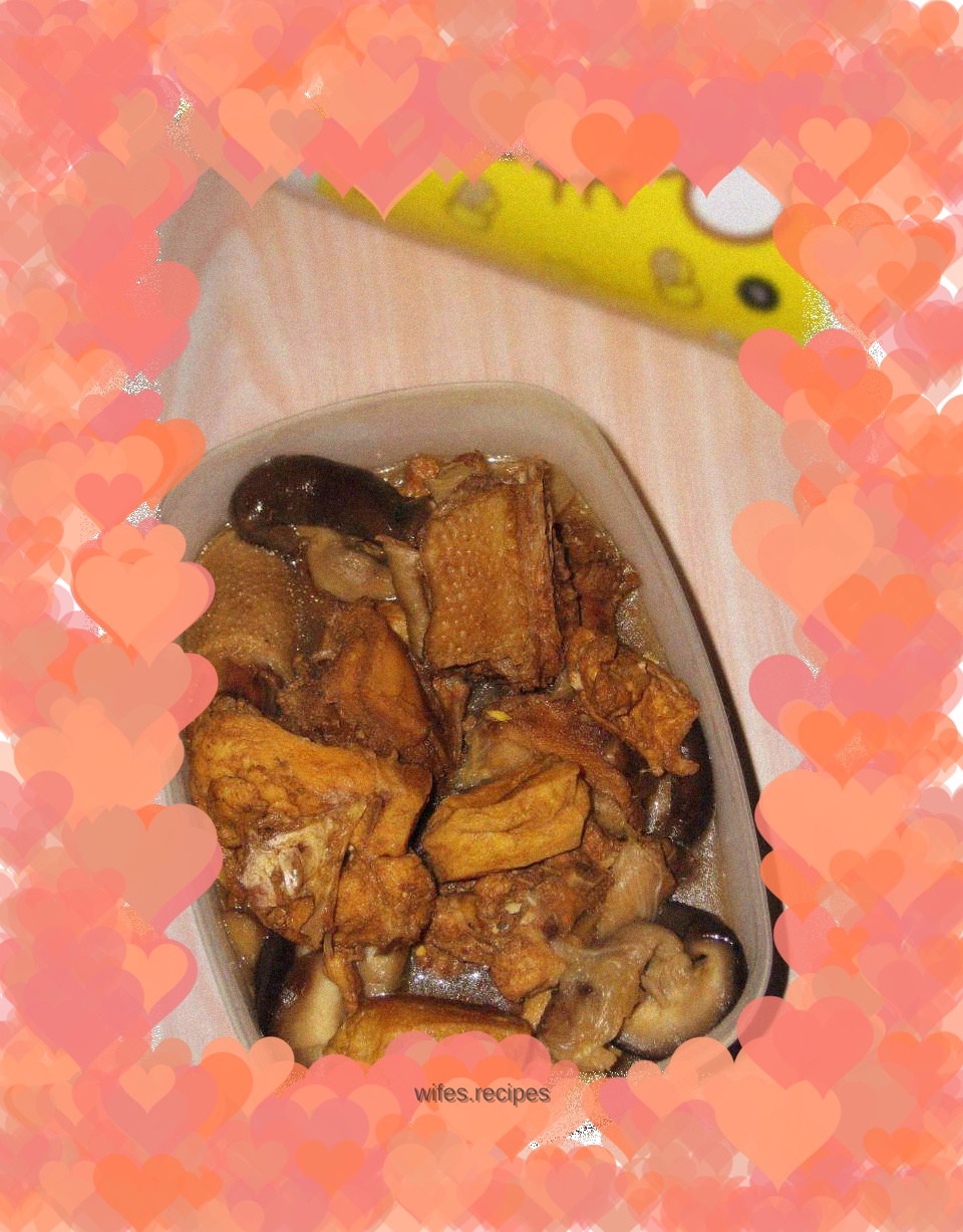 Stewed Chicken Nuggets with Mushrooms and Beans