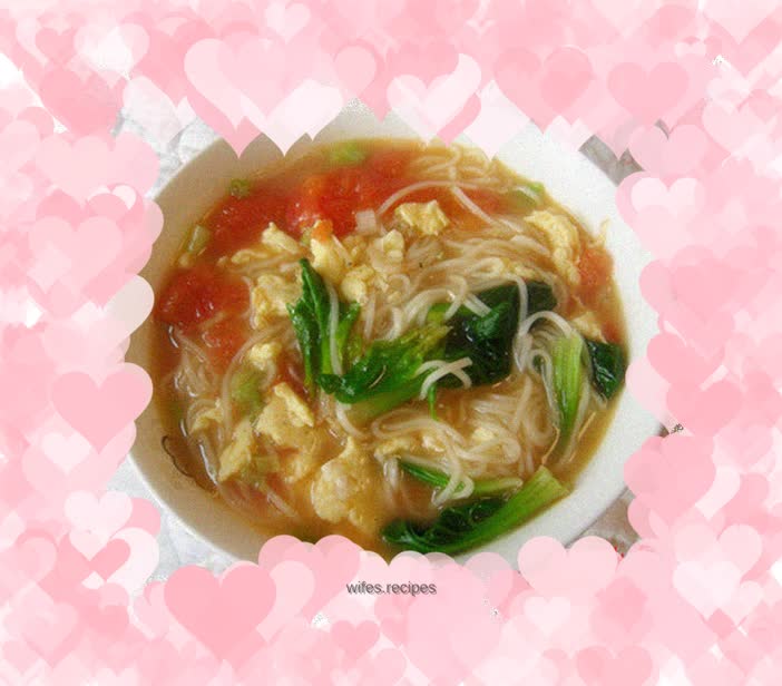Green onion and spinach noodles