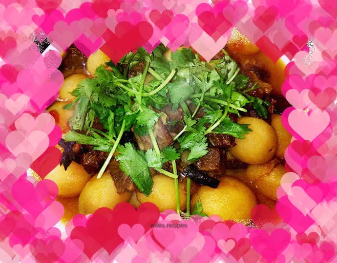 Beef stew with tomatoes and potatoes