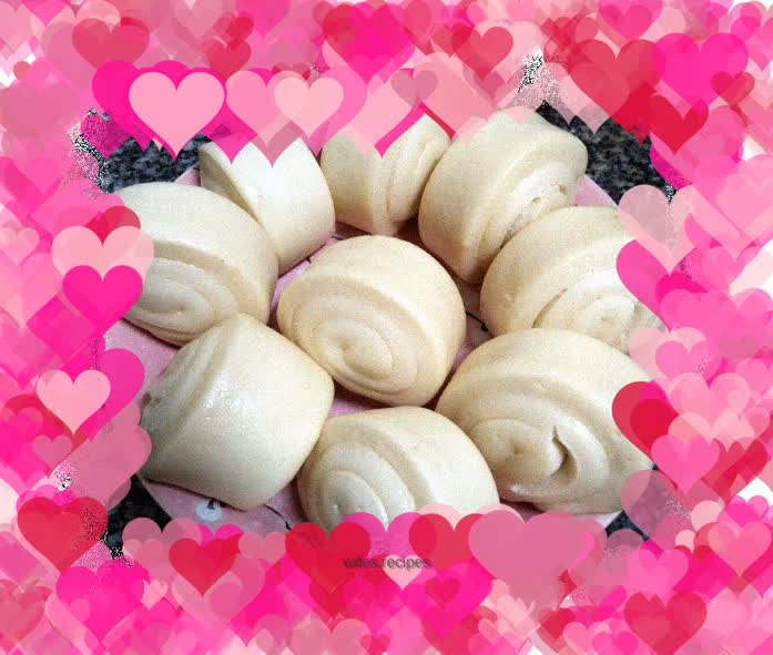 Milky steamed buns