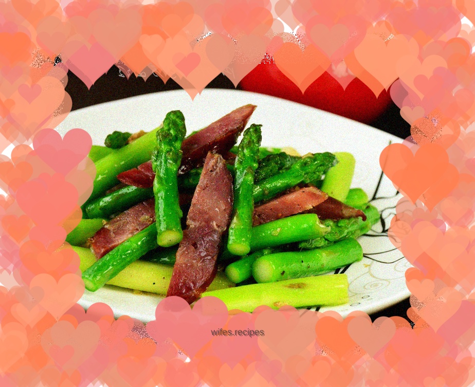 Stir-fried sausage with asparagus