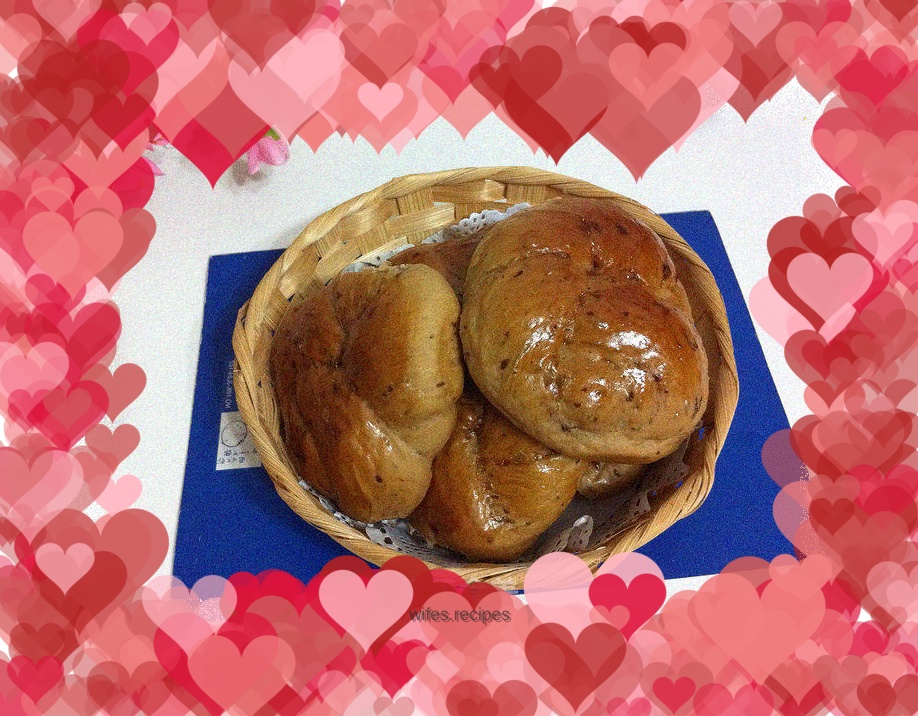 Date paste floret buns