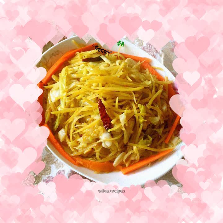 Stir-fried kimchi and potato shreds