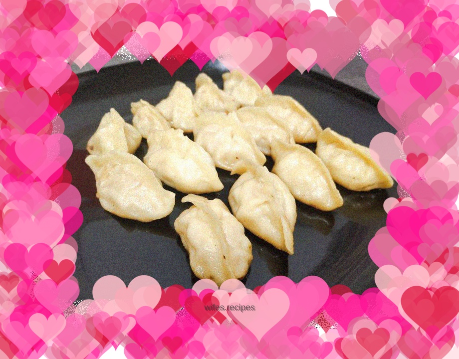 Fried Dumplings with Cabbage and Minced Meat