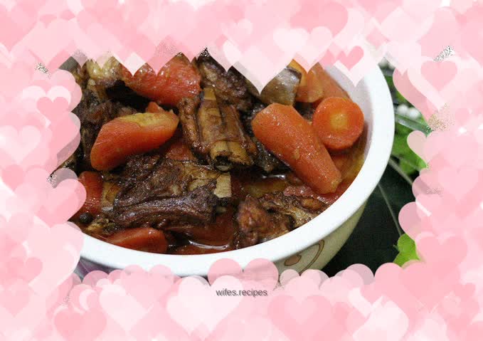 Braised pork ribs with carrots