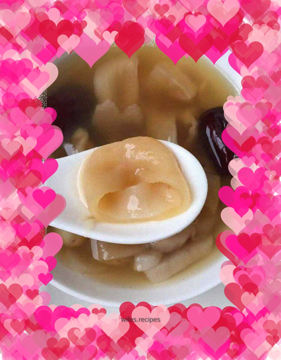 Fish maw, white lotus seeds, red dates and yam stewed with rock sugar