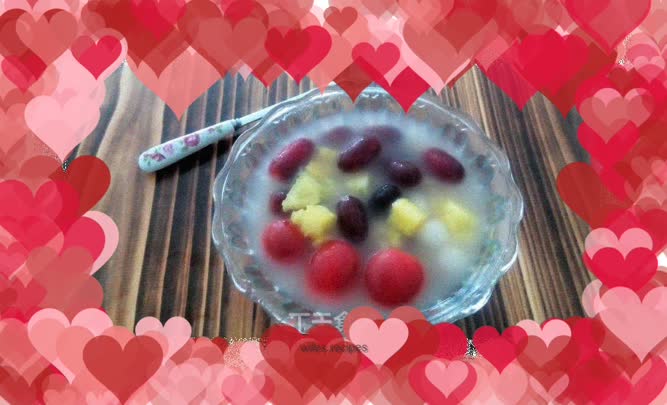 Fruit colored bean dumpling sweet soup