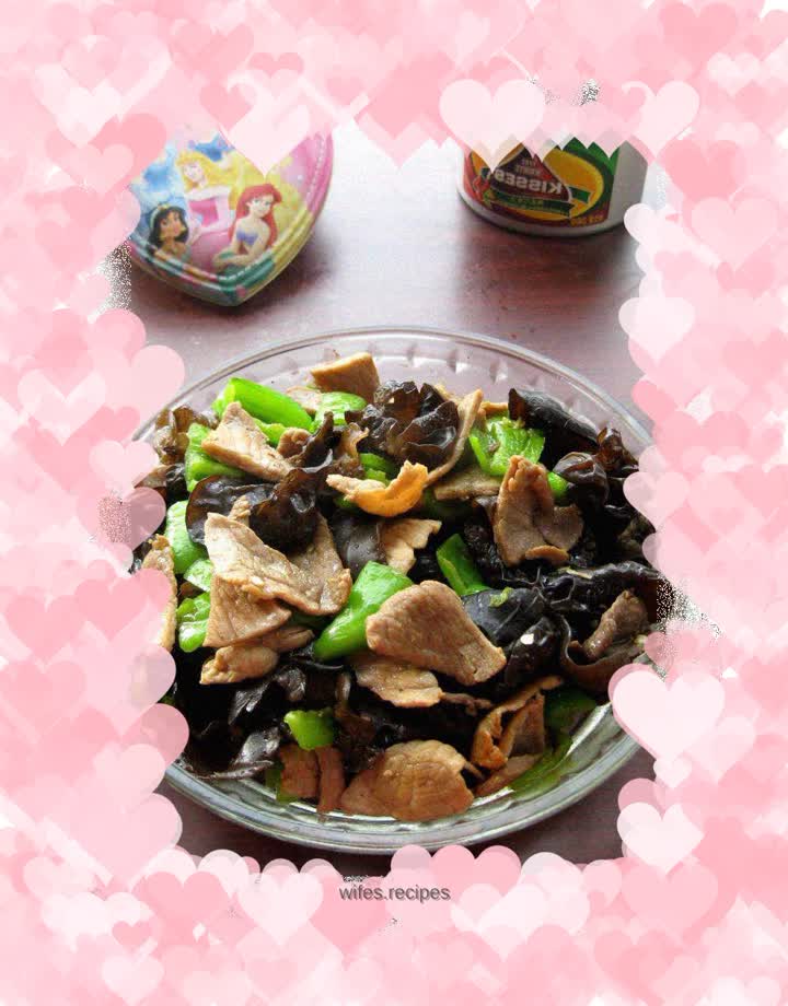 Stir-fried Pork with Chili and Fungus