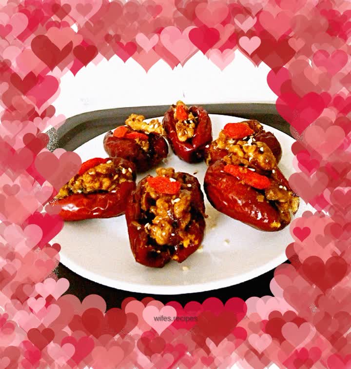 Red dates and walnuts