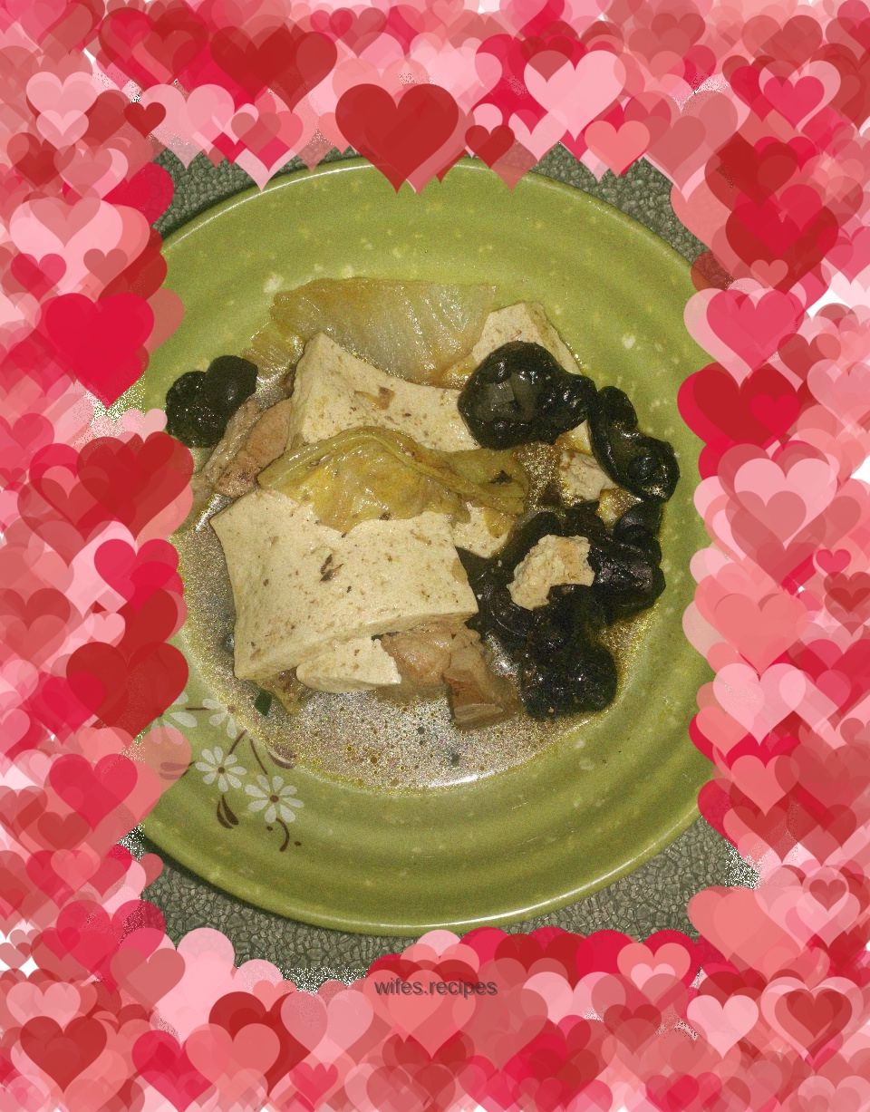 Pork slices and tofu soup