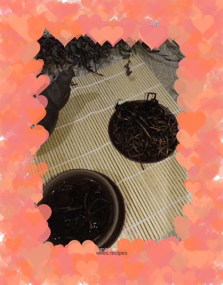 Homemade dandelion tea