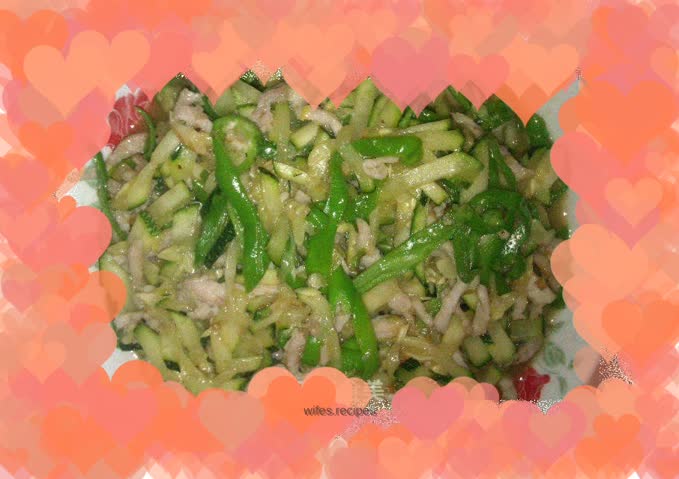 Stir-fried shredded pork with green pepper and tender pumpkin