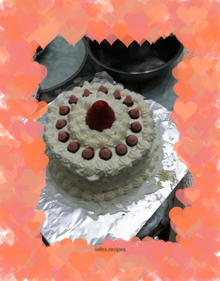 Strawberry cream cake (made in rice cooker)