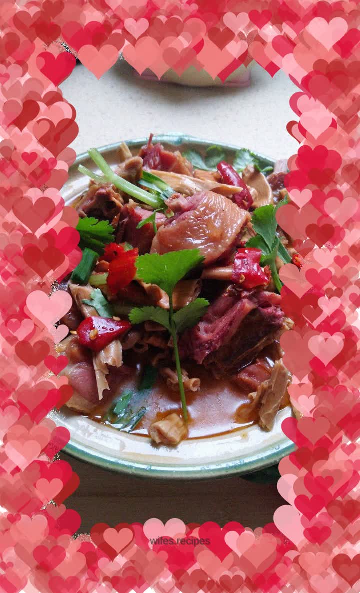 Braised duck legs with bamboo shoots