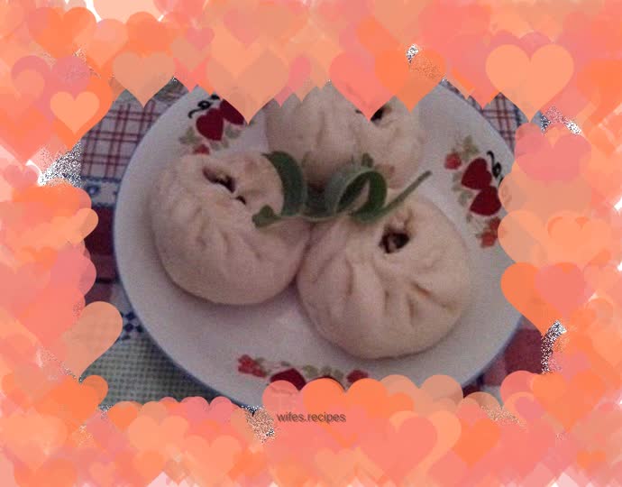 Big meat buns with fungus