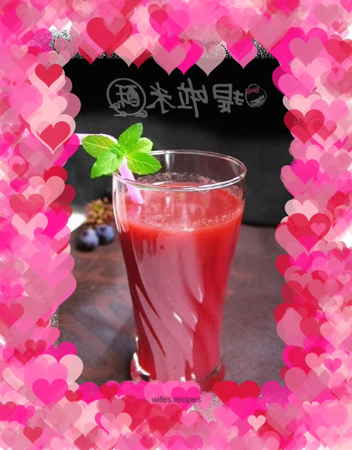 Relieves summer heat, whets appetite and quenches thirst - carrot and grape juice