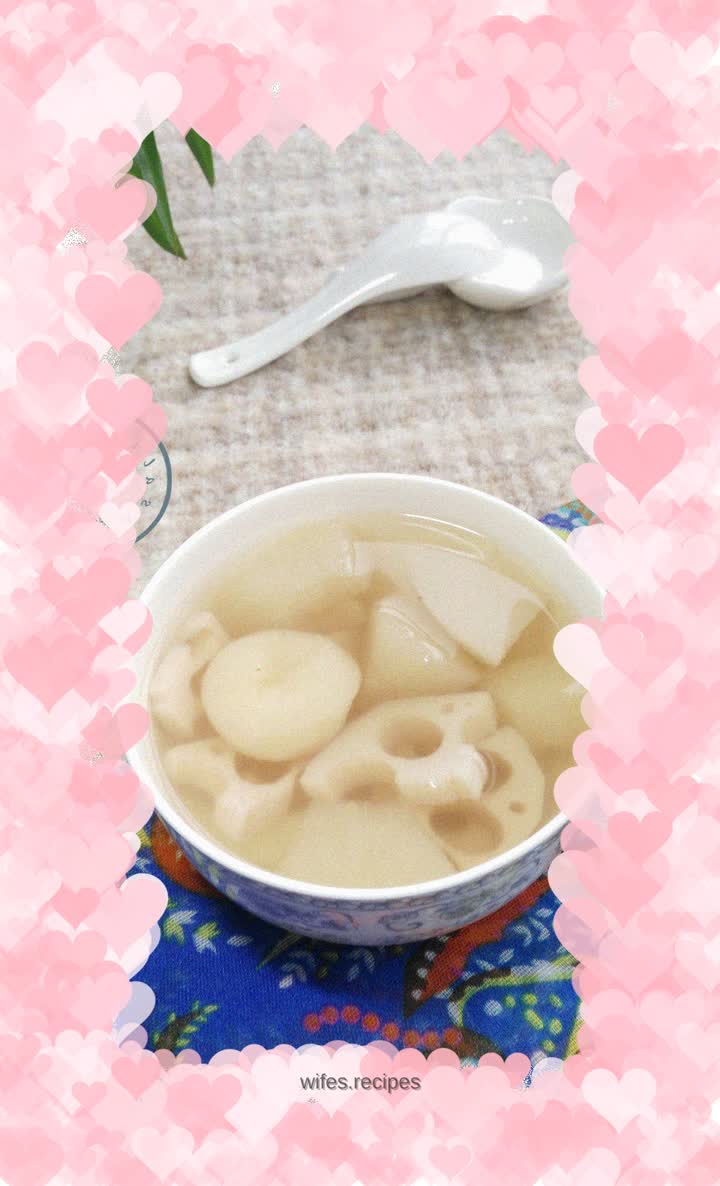 Clear lungs and moisturize dryness~~Snow pear, water chestnut, lotus root soup